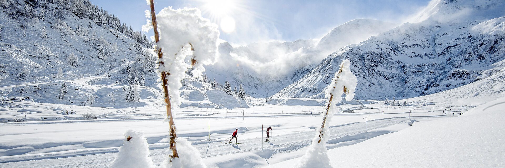 Tiefverschneite Winterlandschaft im Nassfeld/Sportgastein. Die Langläufer tummeln sich auf den bestens präparierten Loipen.