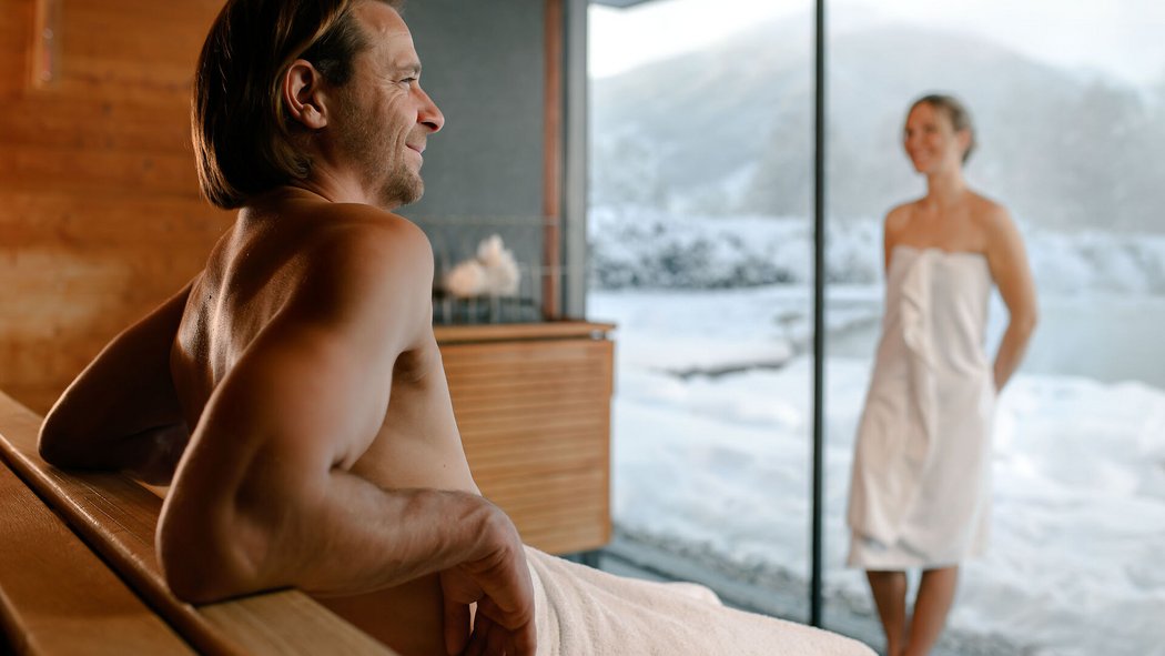 In der Sauna der Alpentherme Gastein im Winter