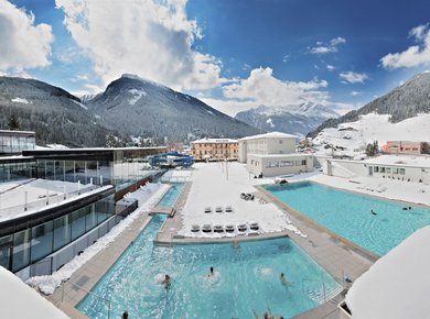 Felsentherme_Panorama1_Farbe reduziert (c) Steinba