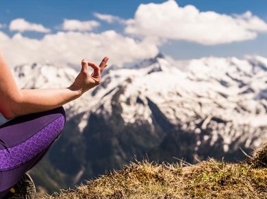 Yoga am Berg